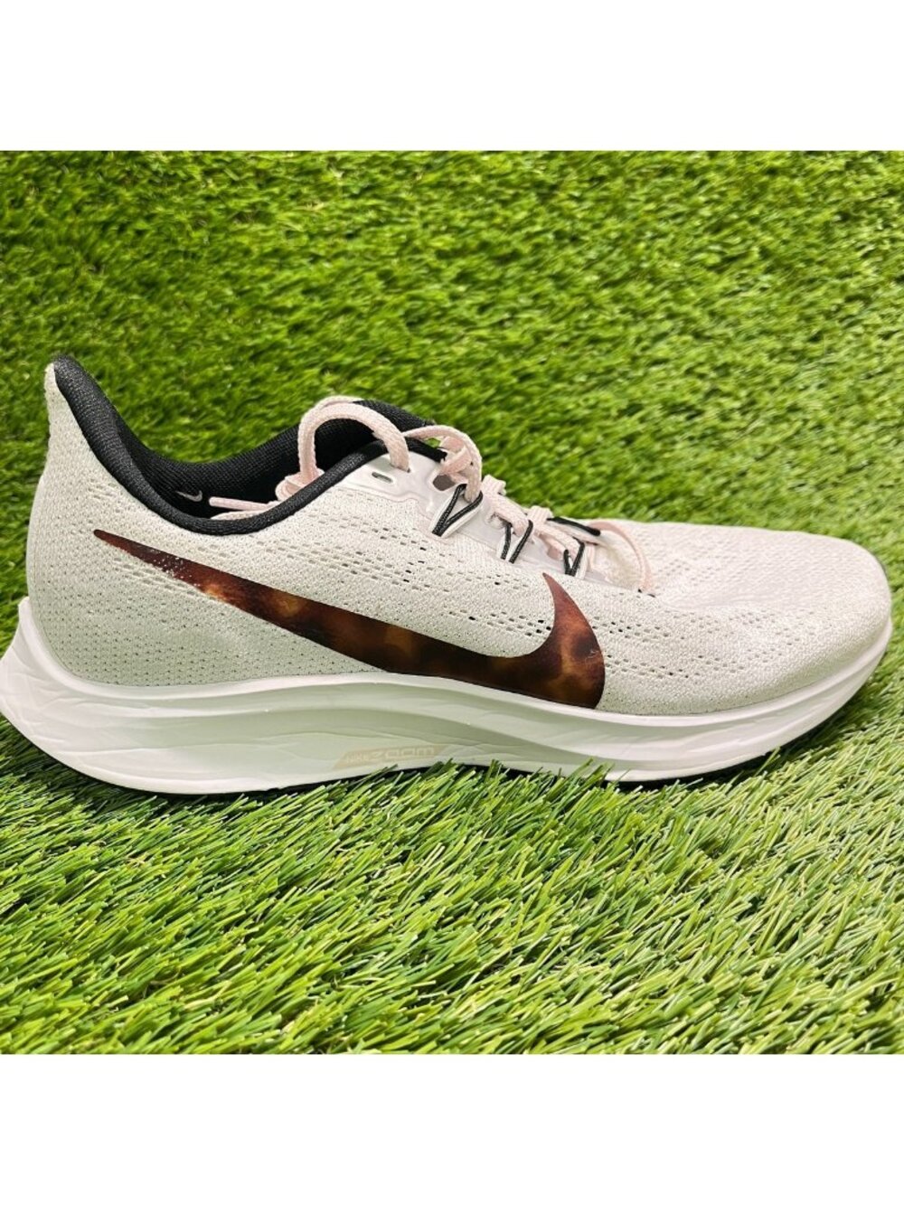 Nike Air Zoom Pegasus 36 Womens Size 8 White Pink Athletic Running Shoes Sneaker